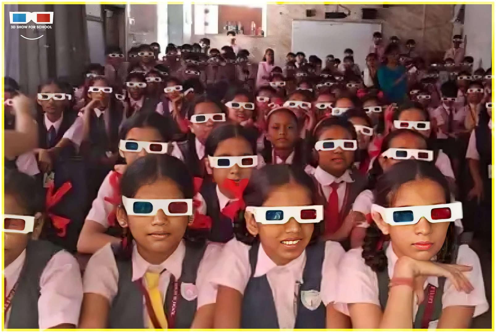 3d show watching students in school